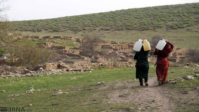 معاون رئیس جمهوری در امور زنان و خانواده گفته‌است در راستای حمایت از بانوان روستایی سرپرست خانوار، مشکل بیمه این قشر پیگیری و برطرف می‌شود.